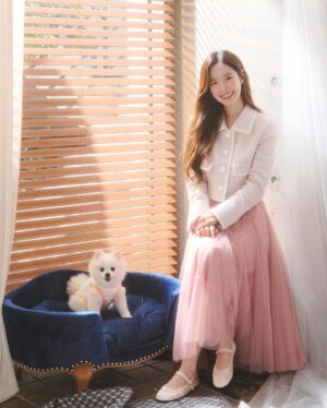 Jin Se-yeon Instagram - ⠀
#헤이마리
#헤이마리5월호
⠀
레오와 예쁜 추억 만들었어요🐶❣️