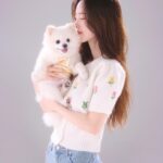 Jin Se-yeon Instagram - ⠀ #헤이마리 #헤이마리5월호 ⠀ 레오와 예쁜 추억 만들었어요🐶❣️