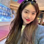Jin Se-yeon Instagram - 달달하고 맛난 설날 보내세요😋🍦 ⠀ ⠀ #엄마가예뿌게찍어줌🤭 #사진은애정이라더니🙈 #엄마가나많이좋아하나봐🙈
