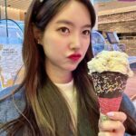 Jin Se-yeon Instagram - 달달하고 맛난 설날 보내세요😋🍦 ⠀ ⠀ #엄마가예뿌게찍어줌🤭 #사진은애정이라더니🙈 #엄마가나많이좋아하나봐🙈