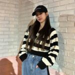 Jin Se-yeon Instagram – 요즘엔 웃으면서 찍으면 안된대요 ;;
⠀
mz따라가기 힘들당 🙃
