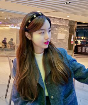 Jin Se-yeon Instagram - 달달하고 맛난 설날 보내세요😋🍦
⠀
⠀
#엄마가예뿌게찍어줌🤭
#사진은애정이라더니🙈
#엄마가나많이좋아하나봐🙈