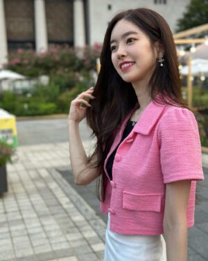 Jin Se-yeon Instagram - 인물사진 찍었융📷