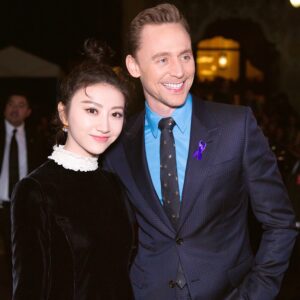 Jing Tian Instagram - #kongskullisland premiere in L.A. Such an honor to be part of this fantastic Movie.❤️ @kongskullislandmovie
