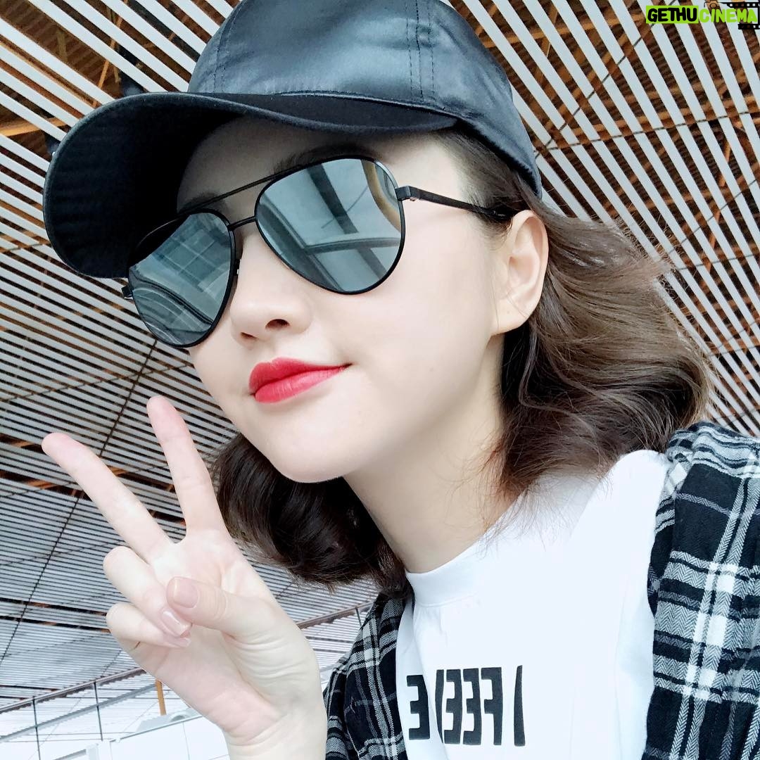 Jing Tian - 21.2K Likes - hey✌🏻