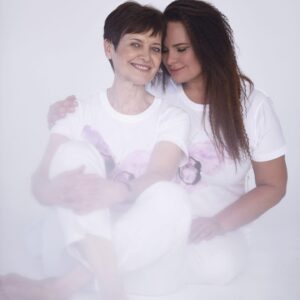 Jitka Čvančarová Instagram - 💙💜 
Už potřetí běžíme s @Debraczech NADOTEK... 
Abychom pomohli našim milým pacientům s nemocí motýlích křídel. 

Závodem vám chceme představit zcela unikátní projekt - klinický den pro pacienty s nemocí motýlích křídel. Díky důmyslnému konceptu, 
který u nás zavedla naše milá paní primářka Hana Bučková, 
může během jednoho dopoledne navštívit pacienty 
až 11 různých lékařů a posoudit jejich zdravotní stav. 
Lékaři tak doslova běhají kolem pacientů a 
my si jich za to nesmírně vážíme a jsme jim za to opravdu moc vděční. 
Bez jejich péče se totiž naši pacienti neobejdou.
Když se přidáte k běhu NADOTEK, pomůžete nám pomáhat... 

A navíc budete v naprosto výjimečné společnosti. NADOTEK poběží také

@libena_rochova
@tomas_sebek
@martinsonka
@michalkempny 
@lukas__musil

Moc jim všem děkuji a věřím, že se jimi necháte inspirovat!!

Zajímá vás víc? 
Všechny potřebné odkazy najdete na linktr.ee/debra_cz
#jsemNADOTEK

#virtualnibeh
@runcz
#nemocmotylichkridel
#epidermolysisbullossa