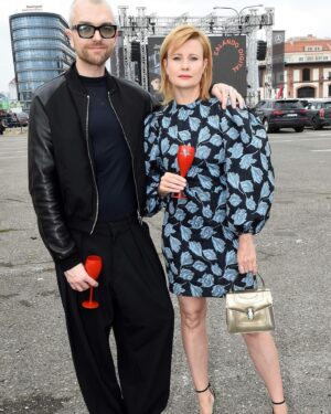 Jitka Schneiderová Instagram - Honzíku, začal další fashion week… Myslím na tebe, moc 🤍… měl jsi ho vždycky rád… fly ♥️ Sofi ❤️ Lukáš 💖 Bí 🖤
