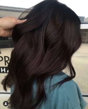 Jo De La Rosa Instagram - Missing my dark hair and thinking of going back - swipe for my new haircolor and cut inspo 💇🏻‍♀️✨