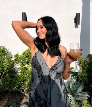 Jo De La Rosa Instagram - 51 days alcohol-free! ⭐️ Here’s how it’s been going so far:

The first 30 days were the hardest. I kept getting cravings at the same time every night but once I got through that phase, the cravings have pretty much lifted - except when I see someone having an amazing bottle of wine because wine 😂

Here’s my top 3 benefits I’ve seen so far:

1️⃣ Skin Glow-Up: I don’t mean to sound like a skincare commercial but I’ve never seen my complexion glowing the way it is. My skin looks less dull and it looks more fresh and  bright ✨

2️⃣ Energy Boost: I’ve been waking up every morning feeling more refreshed. The sluggish mornings are rare these days unless I’ve treated myself the night before to a bunch of sugar. I’m craving sweets more these days so working on eating less of that - but one dragon at a time 😝

3️⃣ Mental Clarity: My mind feels more clear and sharper than ever. I feel more creative these days and my focus has improved 🧠

▶️ Bonus Benefit: I’ve lost 6 pounds but weight loss isn’t why I took a break from drinking alcohol - not a bad bonus though!

The past few weeks have been a whirlwind of change. It’s been a journey of self-love, discovery, and I feel more connected to myself than ever before. 

If you’re thinking about cutting back or quitting, I’m seeing the benefits and they’re definitely worth it. I’m excited to keep going and see what happens next 🌈

Have you tried going alcohol-free? Let me know below as I’d love to hear your story and what benefits you experienced!