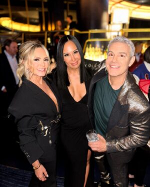 Jo De La Rosa Instagram - To say this was the reunion of the year is an understatement 🍊

@bravoandy thank you for the invite to present at The Bravo Awards! I loved surprising Vicki and absolutely loved seeing everyone!