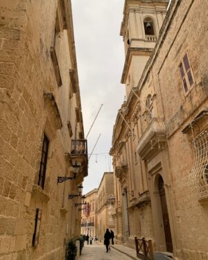 Jo Ellen Pellman Instagram - being hot and gay and chilly in Malta xx