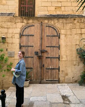 Jo Ellen Pellman Instagram - being hot and gay and chilly in Malta xx