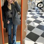 Jo Aram Instagram – 🪞💭🖼️☀️🛍️🐻🤳☺️