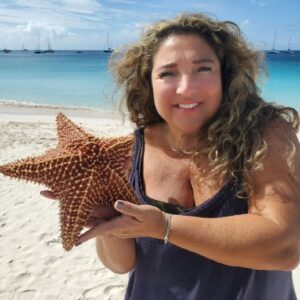 Jo Frost Instagram - Happy New years 2024 ✨️
Stay close to the people & places that feel 'Home' for you, that warm your heart and make it smile,there you will find peace and true inner wealth. Here's to new adventures and all that will be.
Cheers! 🥂🍾💃🏾 ♥️ 🇧🇧🐒🌴🌞