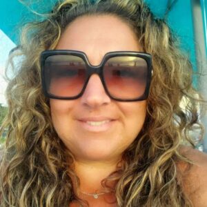 Jo Frost Instagram - Happy New years 2024 ✨️
Stay close to the people & places that feel 'Home' for you, that warm your heart and make it smile,there you will find peace and true inner wealth. Here's to new adventures and all that will be.
Cheers! 🥂🍾💃🏾 ♥️ 🇧🇧🐒🌴🌞