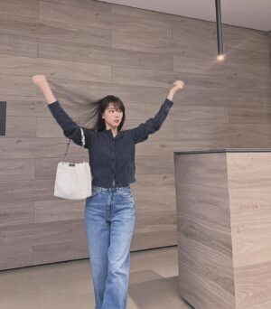 Jo Woo-ri Instagram - 어려운 앞머리💇‍♀️