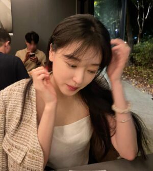 Jo Woo-ri Instagram - ✌️✌️✌️✌️✌️