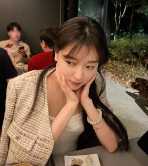 Jo Woo-ri Instagram - ✌️✌️✌️✌️✌️