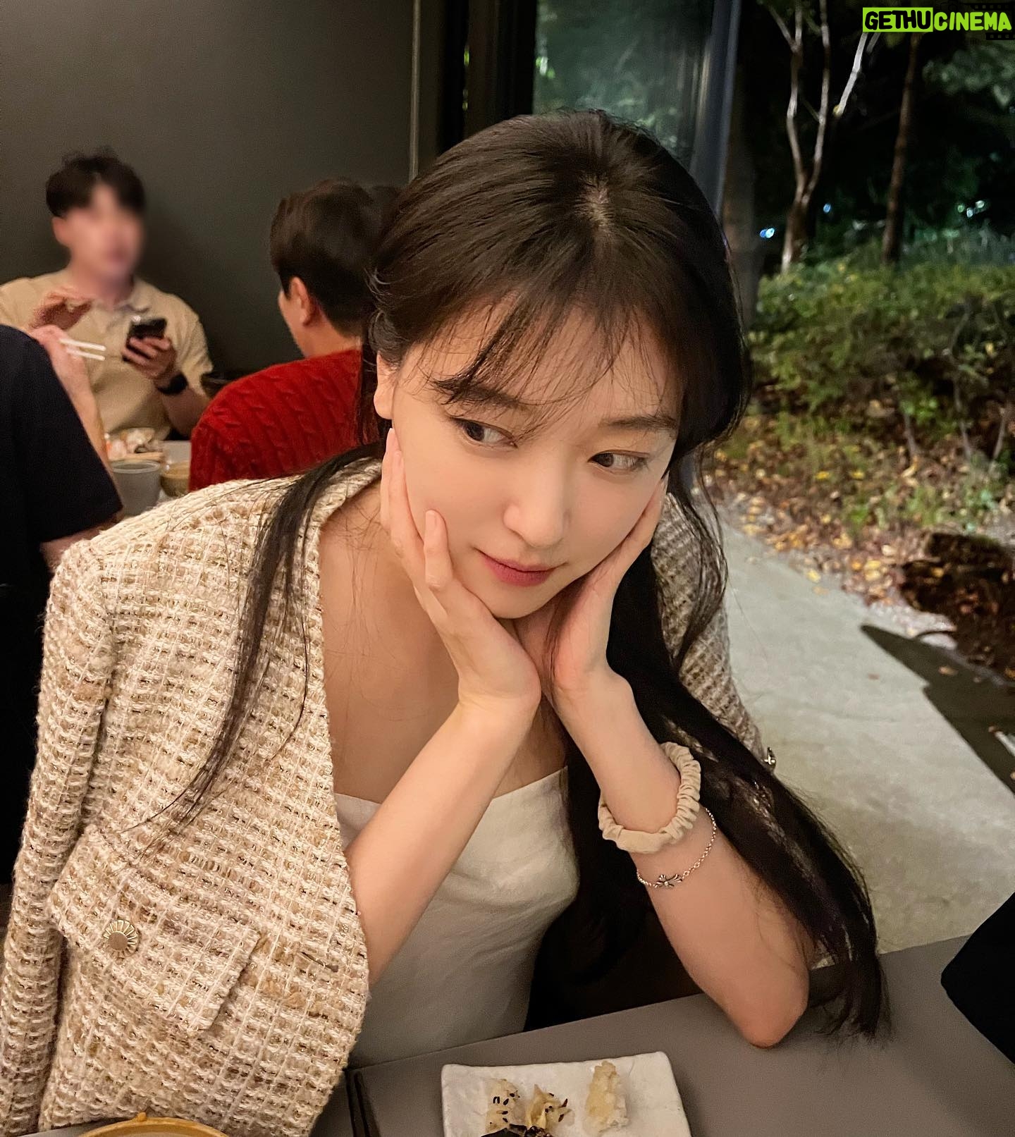 Jo Woo-ri - 37.9K Likes - ✌️✌️✌️✌️✌️