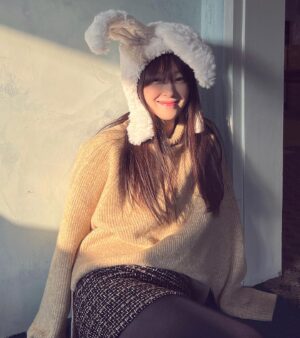 Jo Woo-ri Instagram - * 🎈 * 🧦.  🌛 * . * 
✨ . *
 . 🧸 * . * . 🌟  . ☄️

* . 💌 . ʜᴀᴘᴘʏ ɴᴇᴡ ʏᴇᴀʀ🐉*. ⛄️

✨ *.  ❄️* *   💫. *. * . 
🌈
 . 🎄 * . * . .❤️ *. . 🌱 * .