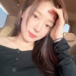 Jo Woo-ri Instagram – 아직도 봄 기다리기 🌼🌱