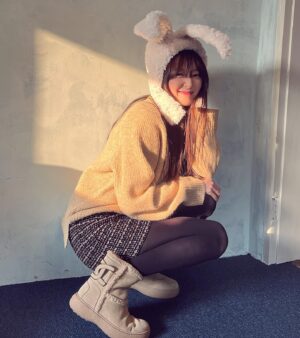 Jo Woo-ri Instagram - * 🎈 * 🧦.  🌛 * . * 
✨ . *
 . 🧸 * . * . 🌟  . ☄️

* . 💌 . ʜᴀᴘᴘʏ ɴᴇᴡ ʏᴇᴀʀ🐉*. ⛄️

✨ *.  ❄️* *   💫. *. * . 
🌈
 . 🎄 * . * . .❤️ *. . 🌱 * .