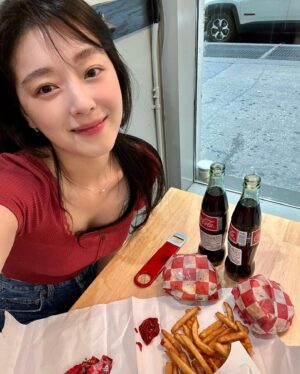 Jo Woo-ri Instagram - 당분간 사진첩 들어가기 금지😖💗😆💗😋💗