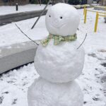 Jo Woo-ri Instagram - 눈 뜨자마자 나가서 뚝딱뚝딱 🐥🦖🐻‍❄️⛄️❄️