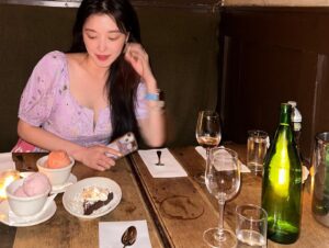 Jo Woo-ri Instagram - 쁘잇 ~✌️