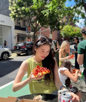 Jo Woo-ri Instagram - 핏짜 러버 🍕