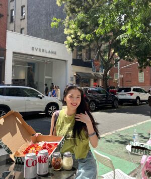 Jo Woo-ri Instagram - 핏짜 러버 🍕