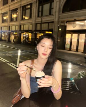 Jo Woo-ri Instagram - 🍧♡♥♡♥