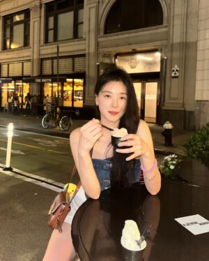 Jo Woo-ri Instagram - 🍧♡♥♡♥