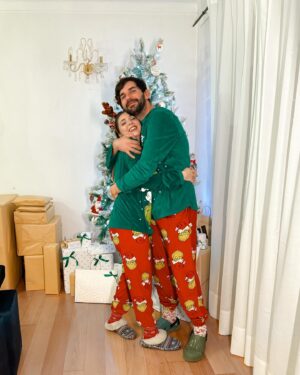 Joana Gentil Instagram - Feliz Natal a todos 🎄 Obrigado por todo o apoio durante a série de Natal ✨