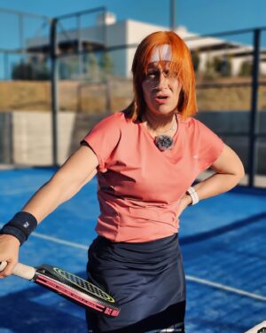Joana Latino Instagram - São 6 fotografias. Do “cheia de estilo” ao “o Padel deu cabo de mim”. Tentem não rir. 
.
.
.
.
.
Foto do @tf.tiagoferreira