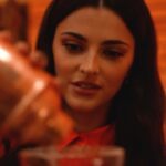 Joana Aguiar Instagram - Há dias especiais e o Internacional da Margarita é um deles! 🍸 Aceitei o convite de @cointreau e @josecuervo.pt e fui ao @restaurantecontrabando aprender a produzir a Margarita perfeita, a Marga-right! 🧡💙 E tu? Já tens a receita contigo? É que, a Margarita without Cointreau is not worth its salt. ✨ Sê responsável. Bebe com moderação. #Cointreau #JoseCuervo #DiaInternacionalMargarita #pub