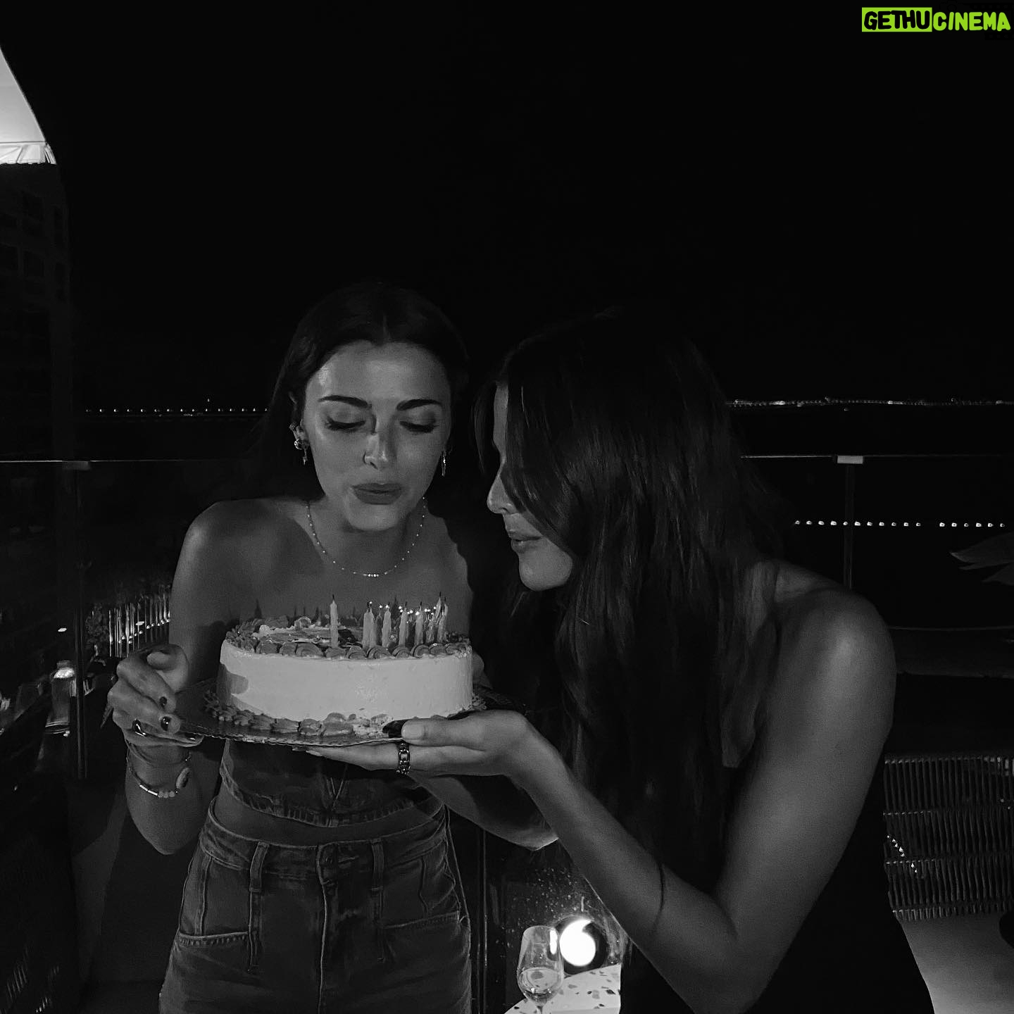 Joana Aguiar Instagram - Desde sempre que gostamos de celebrar o aniversário. Este ano tivemos a sorte de calhar no mesmo dia.