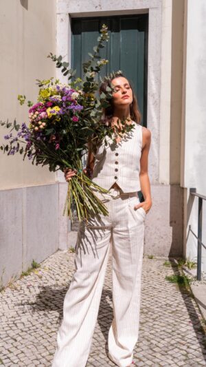 Joana Aguiar Instagram - Glam it’s an attitude. A vibe. @liujo 

#LiuJo #LiuJoTheNewGlam #SS24 

#pub