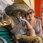 Joana Cruz Instagram - Dia de sair do resort para aquele passeio de turista a Playa del Carmen, com direito a topping de USA na estreia na visita ao Walmart onde se vende a tequila do George Clooney. Não comprei... vou só esperar pelo dia que ele me possa dar um shotzinho depois de uma bica😏 #playadelcarmen #mexico #vacation #friends #tourists