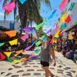 Joana Cruz Instagram - Dia de sair do resort para aquele passeio de turista a Playa del Carmen, com direito a topping de USA na estreia na visita ao Walmart onde se vende a tequila do George Clooney. Não comprei... vou só esperar pelo dia que ele me possa dar um shotzinho depois de uma bica😏 #playadelcarmen #mexico #vacation #friends #tourists