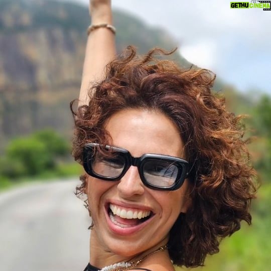 Joana Cruz Instagram - Pronta para mais uma semaninha de férias... Só mais uma, só mais uma!!! 😆 Iincrível Angola não desilude e a roda continua no ar! #serradaleba #angola
