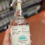 Joana Cruz Instagram - Dia de sair do resort para aquele passeio de turista a Playa del Carmen, com direito a topping de USA na estreia na visita ao Walmart onde se vende a tequila do George Clooney. Não comprei... vou só esperar pelo dia que ele me possa dar um shotzinho depois de uma bica😏 #playadelcarmen #mexico #vacation #friends #tourists