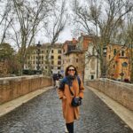 Joana Cruz Instagram - Em Roma, sê romano e, claramente, que quis ser logo tudo de uma vez num só dia na parte gastronómica, sobretudo 🙄 🤌 Valha-nos a contagem de passos diários para tirar o peso da culpa das coxas🫣 〽️ 〽️ 〽️ #roma #colloseo🇮🇹 #colloseumrome🇮🇹 #coliseu #coliseum #tonarello #carbonara #pannacotta🍮 #tiramisu #gelato #panthéon #trastevere #aperolspritz #tibre #coffee