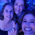 Joana Cruz Instagram - Ainda há bocado era sexta-feira e estava a dançar como se ninguém estivesse a ver. E não estava, na verdade, menos a @sarahawkkk que topou uma bailarina a partir chão da festa do 'Anda Paula' 😅 A responsabilidade do empenho nos passos pode eventualmente ser dos brindes que antecederam o momento 🥸 Sendo assim, resta-me desejar boa semana e até ao próximo bailarico! ✨️✨️✨️✨️✨️✨️✨️ #andapaula #fridaynight