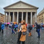Joana Cruz Instagram - Em Roma, sê romano e, claramente, que quis ser logo tudo de uma vez num só dia na parte gastronómica, sobretudo 🙄 🤌 Valha-nos a contagem de passos diários para tirar o peso da culpa das coxas🫣 〽️ 〽️ 〽️ #roma #colloseo🇮🇹 #colloseumrome🇮🇹 #coliseu #coliseum #tonarello #carbonara #pannacotta🍮 #tiramisu #gelato #panthéon #trastevere #aperolspritz #tibre #coffee