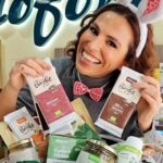Joana Cruz Instagram - A magia da Páscoa está a chegar e não tem grande segredo, como se pode ver pela performance 😅😅 Nas lojas BIOFORMA encontras os produtos ideais para esta época🐰 Podes encher o teu cabaz nas lojas de Alvalade e Moscavide, em Lisboa, ou na Madeira onde tens sempre acompanhamento personalizado de nutricionista 🤍 Podes também baixar a app e encomendar o que precisas 💚 @bioforma_lojadasaude