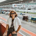 Joana Cruz Instagram - A emoção da velocidade do Moto GP e das fotos que o menino @rodgomes gosta de me tirar para me emocionar ainda mais, mas noutro sentido🙄 #motogp #algarve #allgarve #autodromo