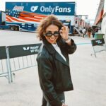 Joana Cruz Instagram - A emoção da velocidade do Moto GP e das fotos que o menino @rodgomes gosta de me tirar para me emocionar ainda mais, mas noutro sentido🙄 #motogp #algarve #allgarve #autodromo