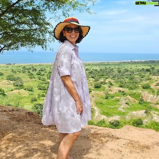 Joana Cruz Instagram - Angola. Terra de maravilhas. Com tanta diversidade e riqueza natural, volto 15 anos depois da primeira visita, ao Miradouro da Lua. Abençoada Mãe Natureza🤍💫 #miradourodalua #angola #ilovetravel #paisagem #maenatureza #natur #belezanatural