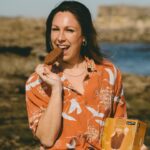 Joana Machado Madeira Instagram - Oooolhaaaa para ela com dois amores de Verão. Difícil mesmo é escolher os novos Gelados de Limão Majestic ou os novos Gelados Majestic Baunilha e Caramelo do @pingodoce #pingodoce #novidadespingodoce